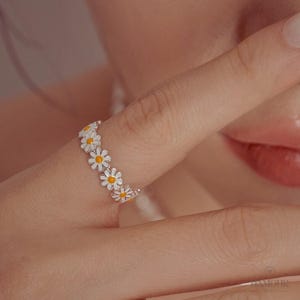 Sterling Silver Daisy Flower Ring: Adjustable Boho Floral Band