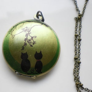 Cats Inlove - Round Brass Locket