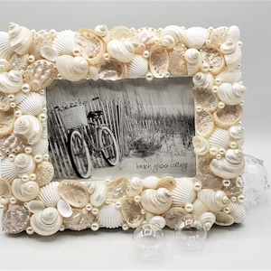 Beach Decor Seashell Frame, Nautical Decor, Beach Wedding Frame, Beach Wedding Gift, Coastal Decor Shell Frame, 5x7&quot;