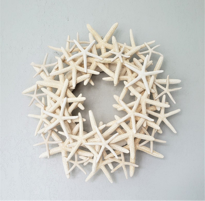 Beach Decor Starfish Wreath, Nautical Decor White Starfish Wreath, Seashell Wreath, Shell Wreath, Coastal Decor, Beach House Decor zdjęcie 2