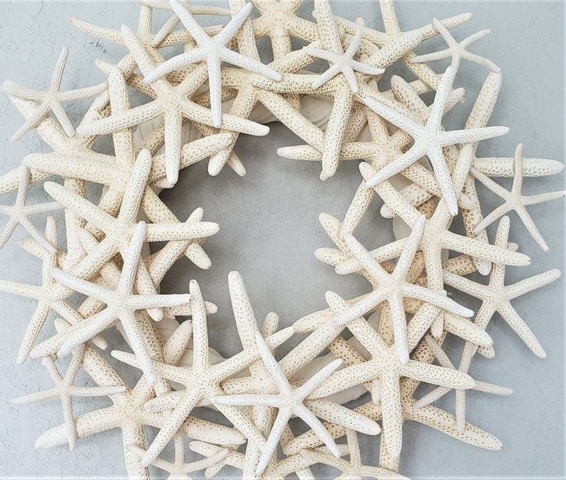 Beach Decor Starfish Wreath, Nautical Decor White Starfish Wreath, Seashell Wreath, Shell Wreath, Coastal Decor, Beach House Decor zdjęcie 3