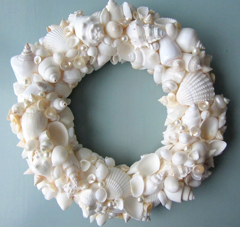 Beach Decor Seashell Wreath, Nautical Decor WHITE Shell Wreath, Coastal Decor Beach Wreath, Sea Shell Wreath, Seashell Decor, 12 WHITE image 4