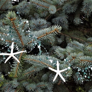 Beach Christmas Decor, Starfish Garland, Nautical Christmas Tree Garland, Coastal Christmas, White Starfish Beaded Garland, TEAL 5FT Bild 1