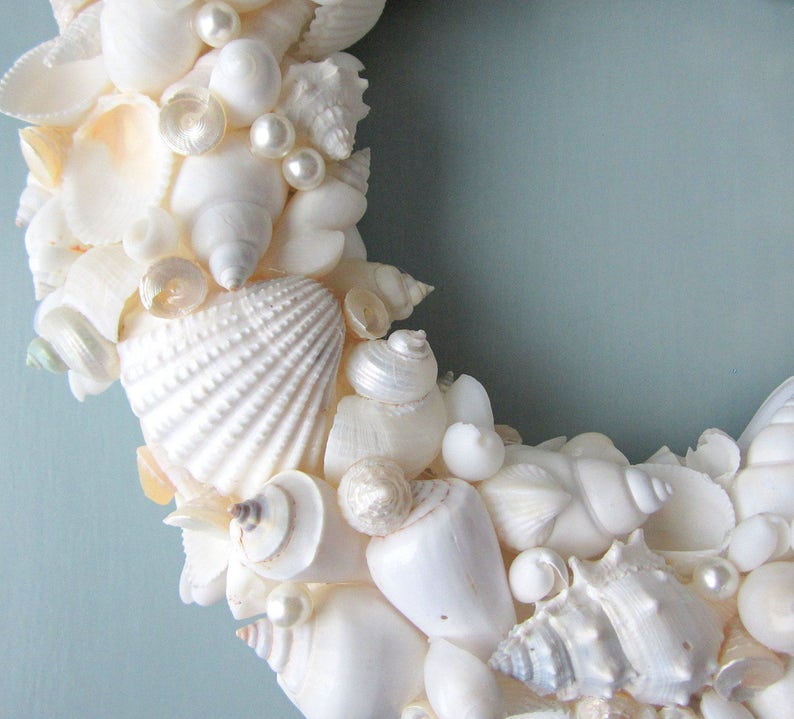 Beach Decor Seashell Wreath, Nautical Decor WHITE Shell Wreath, Coastal Decor Beach Wreath, Sea Shell Wreath, Seashell Decor, 12 WHITE image 8