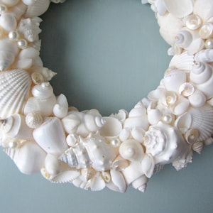 Beach Decor Seashell Wreath, Nautical Decor WHITE Shell Wreath, Coastal Decor Beach Wreath, Sea Shell Wreath, Seashell Decor, 12 WHITE image 7