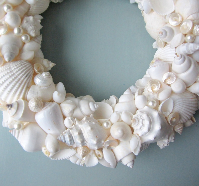 Beach Decor Seashell Wreath, Nautical Decor WHITE Shell Wreath, Coastal Decor Beach Wreath, Sea Shell Wreath, Seashell Decor, 12 WHITE image 7