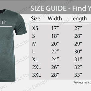 Op de afbeelding: Een heidegroen t-shirt met een maattabel. De tabel toont de afmetingen voor breedte, lengte en borst in centimeters, vari&euml;rend van XS tot 3XL. De tekst "SIZE GUIDE - Find Your Fit" staat bovenaan.