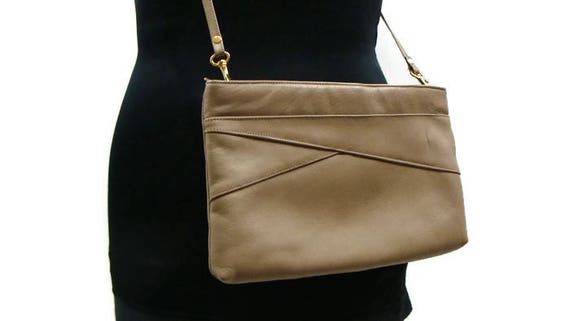 Vintage Leather Crossbody Bag Clutch Bag With Str… - image 3