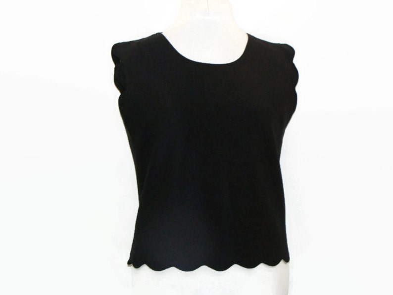 OOAK Black Scallop Edge Sleeveless Top Black Sleeveless Top Scallop Edge Top Black Scallop Top Black Sleeveless Blouse Scalloped Tops 画像 1