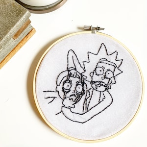 Bordado de Rick y Morty