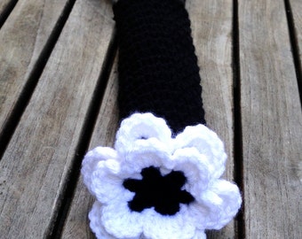 Crocheted Tennis Racquet Handle Cover: Black Grip with White Flower