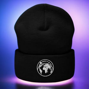 Tartaarse Flat Earth-beanie: oud symbool van het vliegtuig | Embleem Verloren Wereld | Verboden Lore-steek