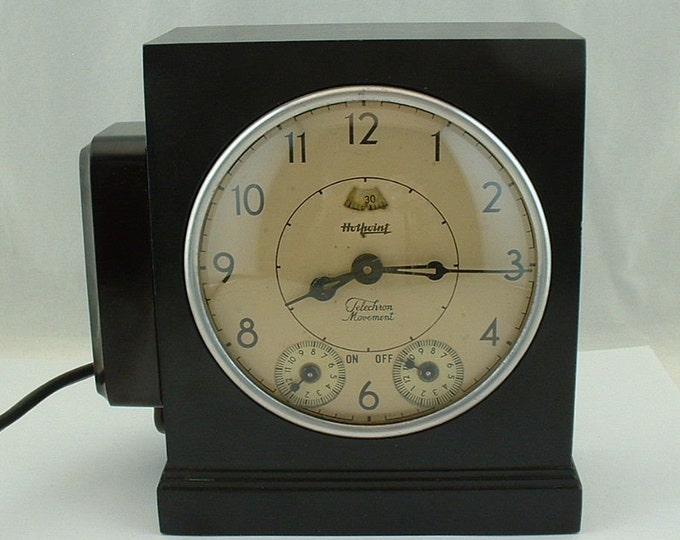 VINTAGE CLOCK Bakelite GE Hotpoint Telechron Clock Timer, Circa 1950s