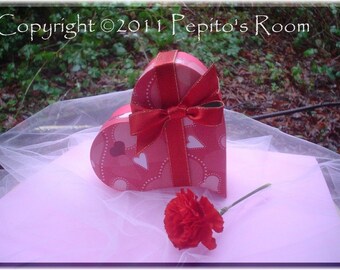 PRB12 Love Me Loads Box Template SVG / Printable PDF Outline - Heart Box