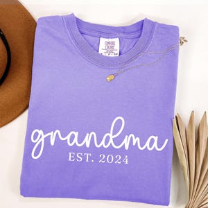 Custom Comfort Colors® Grandma Shirt, Mothers Day Gift, Gift for Grandmother, Nana Tee,  Mama Shirt, Grandma Est Date T-shirt, Mimi Shirt