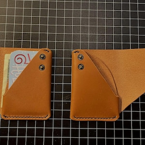 EDC Minimalist Wallet the „Double Tap“ für 6+ Karten und Bargeld in Horween Essex English Tan Optionen für linke und rechte Hand