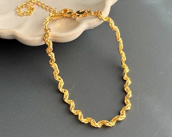 18K Gold Plated Chain Bracelet – Elegant Gold Jewelry for Women, Dainty Adjustable Bracelet, Gift for Her, Mother's Day Gift, Gift for mom