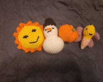 4 Seasons Keychains – Crochet Pattern PDF – Sun, Butterfly, Snowman, Pumpkin – Seasonal Amigurumi Keychain Set