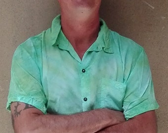 SOLUNA tiedye technique in light green and white for a button down shirt in light viscose fabric