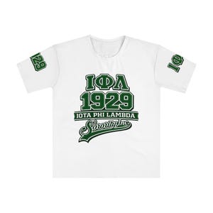 Camiseta com o nome da fraternidade Iota Phi Lambda de 1929 | Camiseta branca com letras gregas