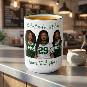 Mok met groene accentrand en handvat Sisterhood in Motion | Iota Phi Lambda