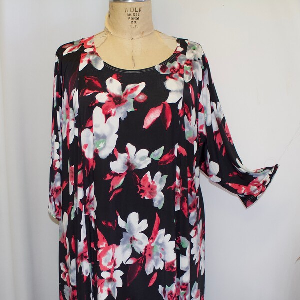 Coco and Juan, Lagenlook, Plus Size Top, Asymmetric Womens Tunic Top, Black Red Floral, Polyester Knit Size 1 (fits 1X,2X)  Bust 50 inches