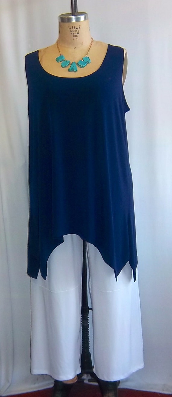 Tunica taglie forti, Coco e Juan, Lagenlook, Top taglie forti, Blu navy, Maglia Traveler angolata, Canotta Taglia XL Vestibilità 14,16 Busto 46 - Italia Tunica taglie forti, Coco e Juan, Lagenlook, Top taglie forti, Blu navy, Maglia Traveler angolata, Canotta Taglia XL Vestibilità 14,16 Busto 46 - Italia
