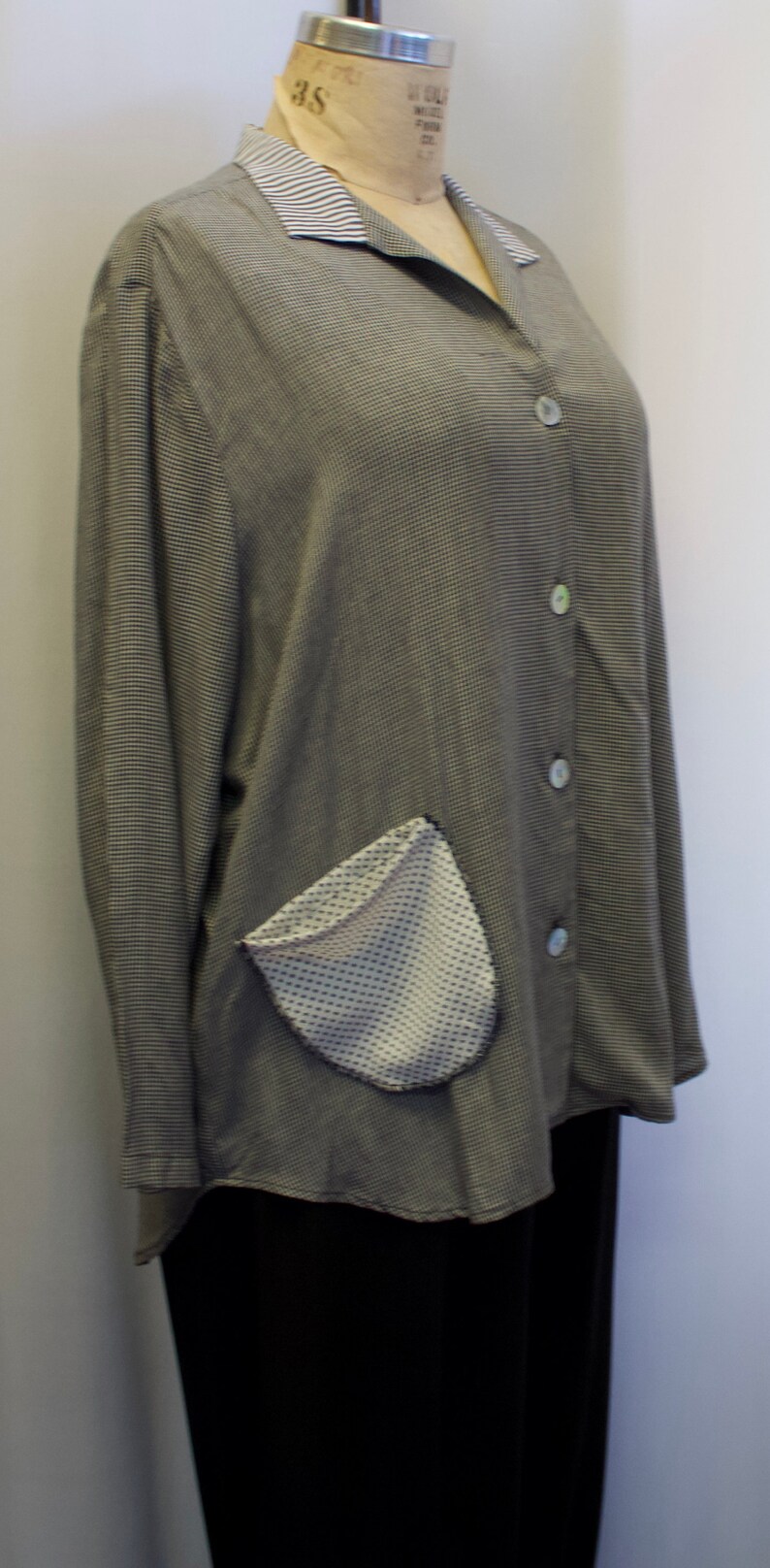 42 size shirt is large