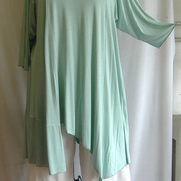 Coco and Juan Plus Size Asymmetric Tunic Top Seafoam Green Rayon Knit Size 1 (fits 1X,2X)   Bust  to 52 inches