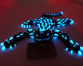 Glowing Armadillo Lizard 3d Printed | Glow In Dark Articulated Lizard Fidget | Lizard Figurine Funny Gift For Friend | Black Lizard Gift