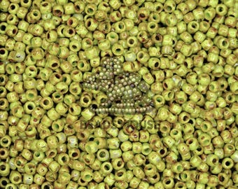 6/0 TOHO Seed Beads Y310 HYBRID Sour Apple Picasso | Jewellery Making | High Quality Beads | Toho Rocailles | TR-06-Y310 | Beads Uk