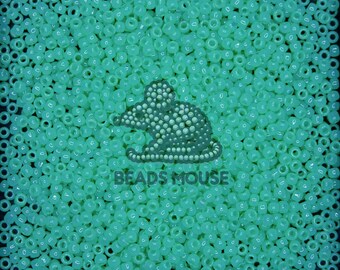 8/0 TOHO Seed Beads 1144 Milky Kiwi | Japanese Glass Rocaille for Jewellery Making | TR-08-1144 | Beads UK