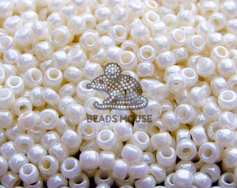 8/0 TOHO Seed Beads | 122 Opaque Navajo White Luster | TR-08-122 | 20g Toho Glass Beads | Beads Uk