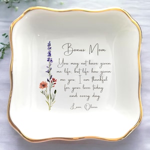 Personalized Ring Dish For Bonus Mom • Gift For Step Mom From Daughter • Custom Flower Trinket Tray • Wedding Keepsake • Mothers Day Gift