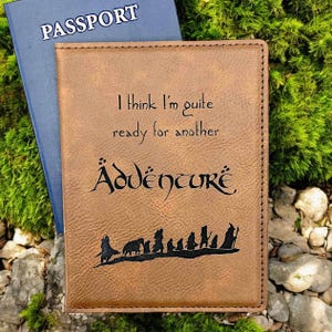 Helemaal klaar voor een nieuw avontuur Op LOTR geïnspireerde paspoortomslag: reis als een echte ontdekkingsreiziger | Quest-accessoire | Tolkien-fans | Hobbit-kern