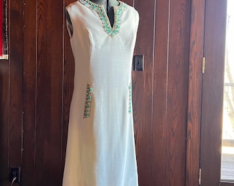 Vintage 1960’s Classic Sheath Dress w Beaded Collar and Pockets