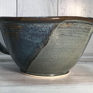 Handled Mixing Bowl with pour spout--handmade pottery bowl-CHOOSE YOUR GLAZE-ceramic batter bowl--6 cup handled stoneware bowl--