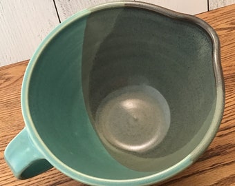 Handled Mixing Bowl with pour spout--handmade pottery bowl-ceramic mixing bowl--6 cup handled stoneware batter bowl--CHOOSE YOUR GLAZE