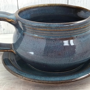Handmade Pottery Gravy Boat and Plate--CHOOSE YOUR GLAZE--Handcrafted Ceramic Gravy Boat with spout and drip plate--Stoneware Gravy Dish