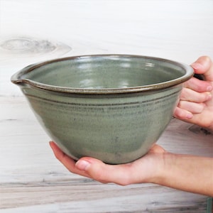 Handled Mixing Bowl with pouring spout-- handmade pottery bowl--Slate Glaze--handmade ceramic mixing bowl--handled 6 cup mixing batter bowl
