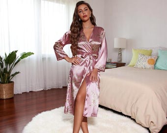 Cherry Blossom Floral Satin Kimono Robe – Women&#39;s Long Bathrobe, Lightweight Sleepwear, Spring Summer Loungewear, Loose Nightdress Lingerie