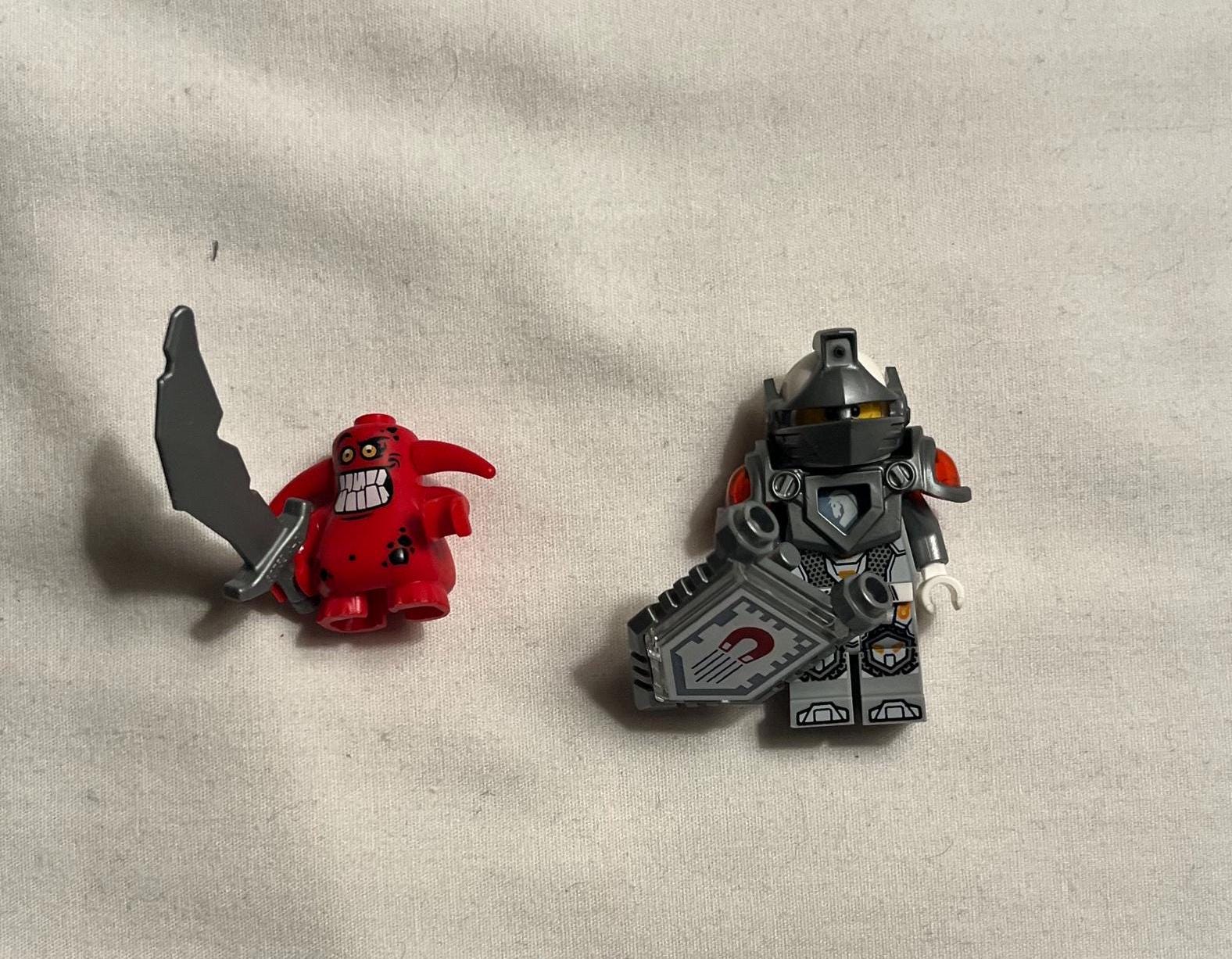 LEGO® Nexo Knights Lance and Scurrier Minifigures FREE US