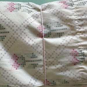 Vintage Remixed Twin Sheet Set / Twin Bed / Bedding floral flowers / Twin flat fitted pillowcase