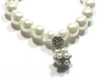 White  Pearl  Stretch  Bracelet