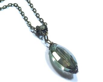 Victorian Style Green Crystal Pendant Necklace