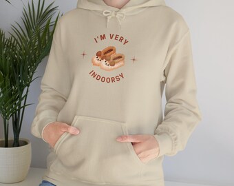 Przytulna zabawna bluza z kapturem Im Very Indoorsy - bluza z kapturem unisex, sarkastyczna bluza z kapturem, bluza z kapturem Lazy Day, zabawny sweter z cytatem, przytulny top z kapturem