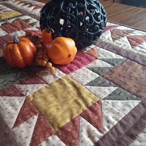 Papa Bear Cub Quilted Table Runner NCU0HNH421