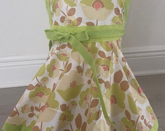 Kids Apron can be personalized with name