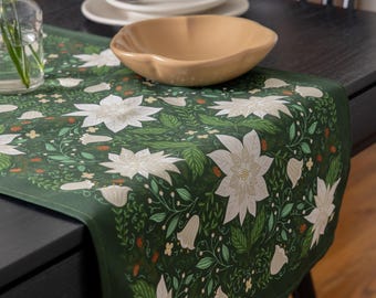 Christmas Poinsettia Table Runner Green