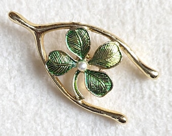 Vintage Gerry's Clover Brooch – Green Enamel, Faux Pearl Center